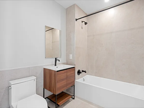 172-02 Hillside Avenue image 8 of 13