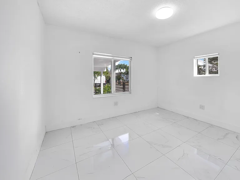 1772 NW 3rd St #D — Photo 18