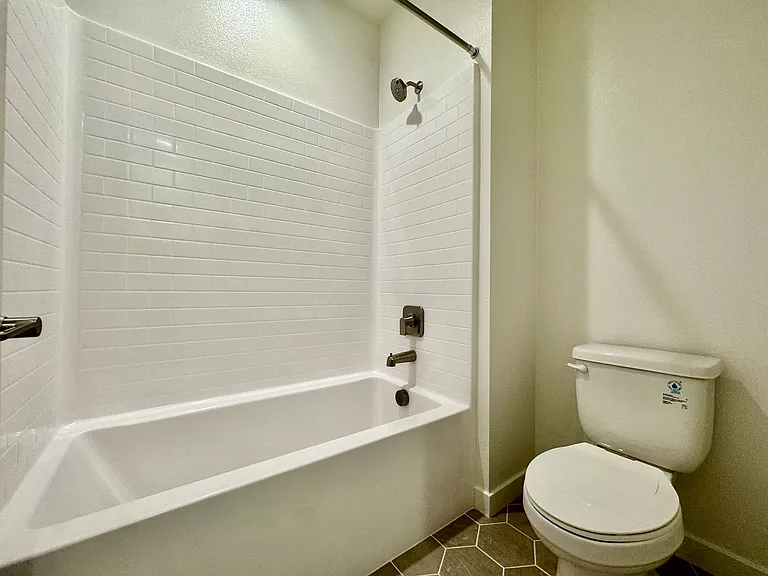 2543 Elderberry Ln — Photo 32