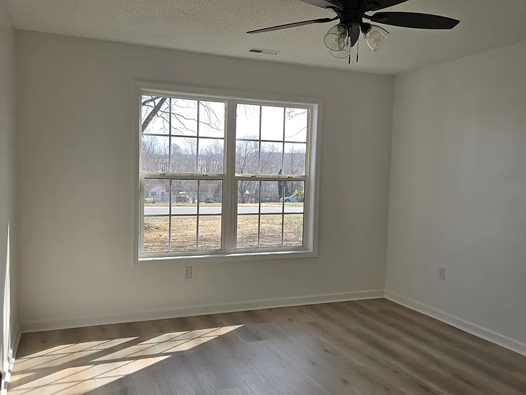 435 Free Stone Ave — Photo 12