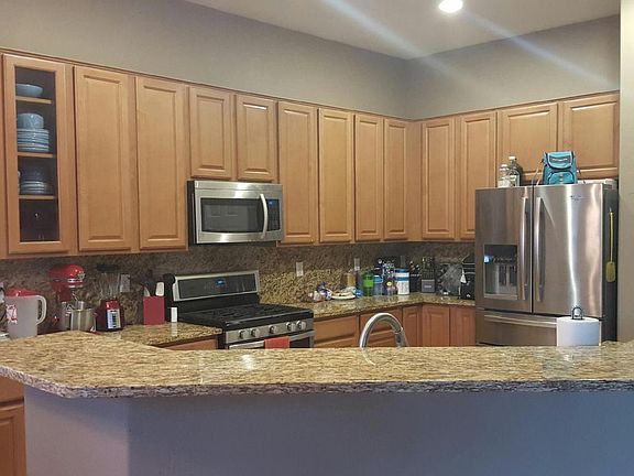 4th image of 10402 W Forest Grove Ave