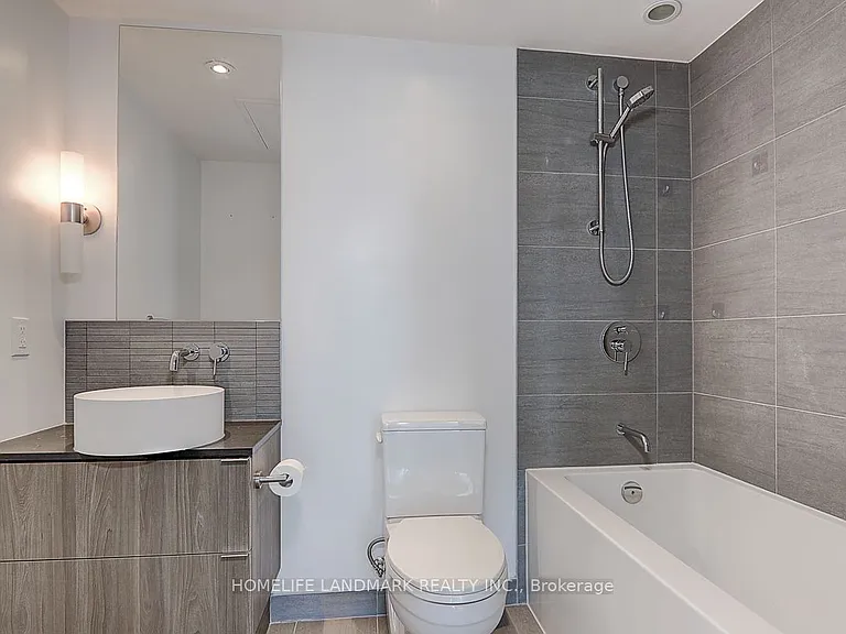 161 Roehampton Ave #2811 — Photo 25