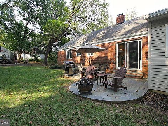 3rd image of 623 Laura Dr
