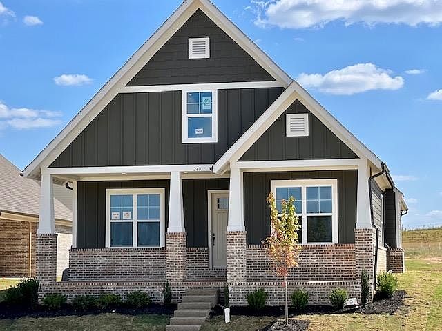 1st image of 240 Oak Haven Cir