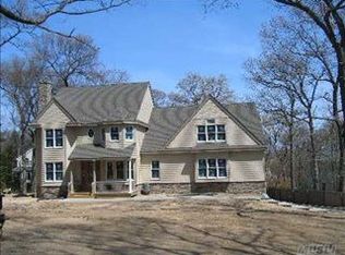 109 Middleville Rd, Fort Salonga, NY 11768