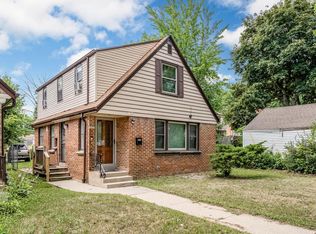 4631 W Keefe Ave, Milwaukee, WI 53216