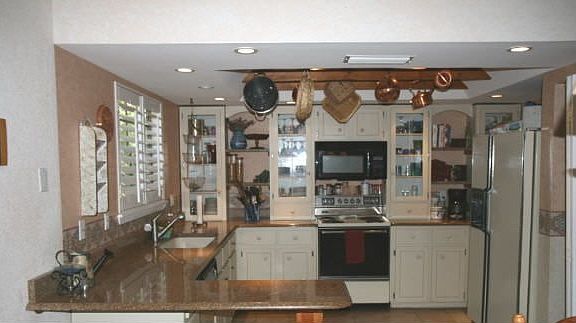 3rd image of 250 Woodstock Ct