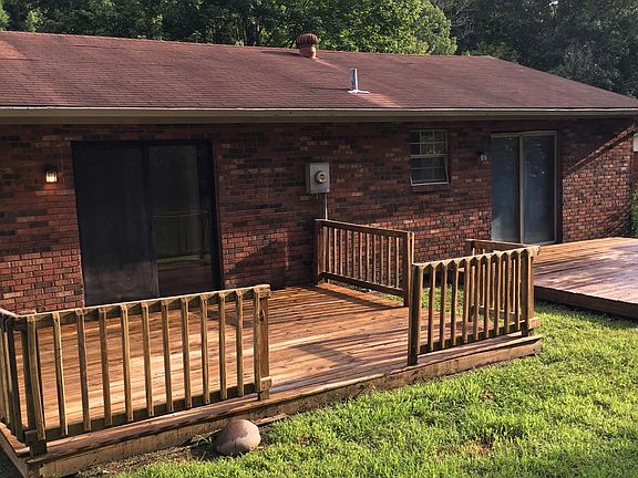 3rd image of 3913 Willow Dr