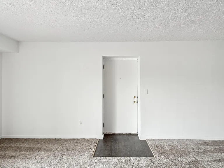 Kimberly Club Apartments — Photo 39