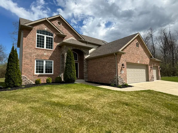 10815 E Bridgewater Ct, Crown Pt, IN 46307