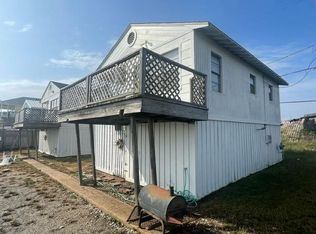 219 & 221 W Bayshore Dr, Palacios, TX 77465