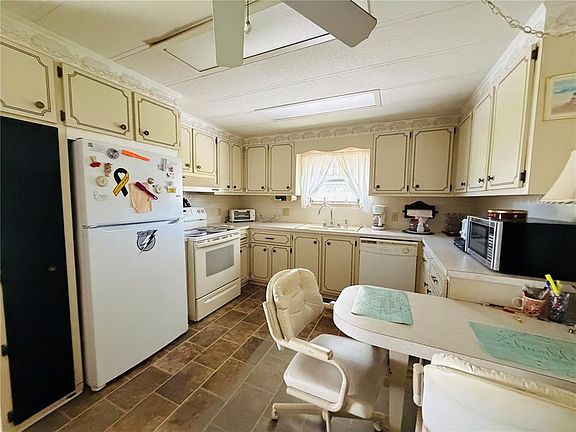 2nd image of 2331 BELLEAIR ROAD #206