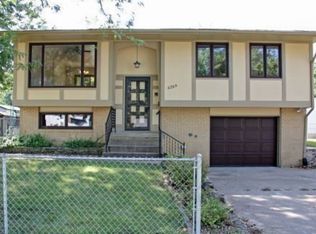 3269 Dove Dr, Decatur, IL 62526