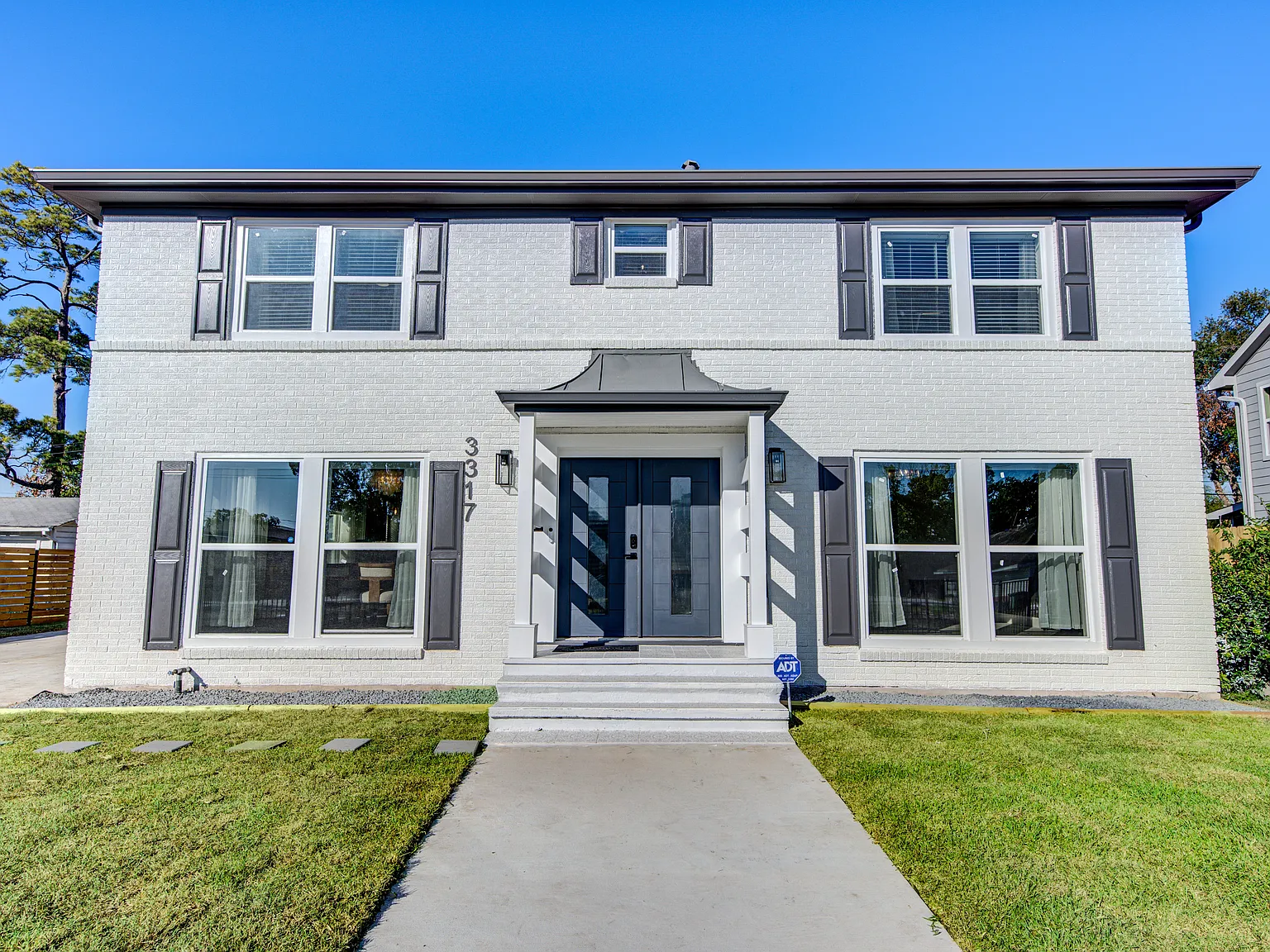 4 bed, 3.5 bath, 2560 sqft, $5,750 — Photo 3