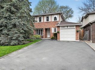 153 Chalmers St, Oakville, ON L6L 5R6