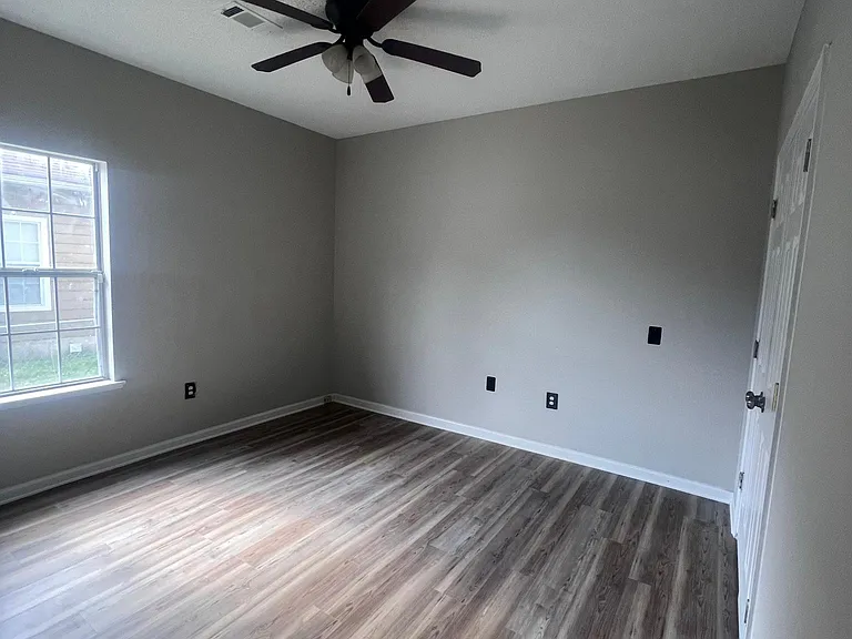 124 Parklane Pl — Photo 7