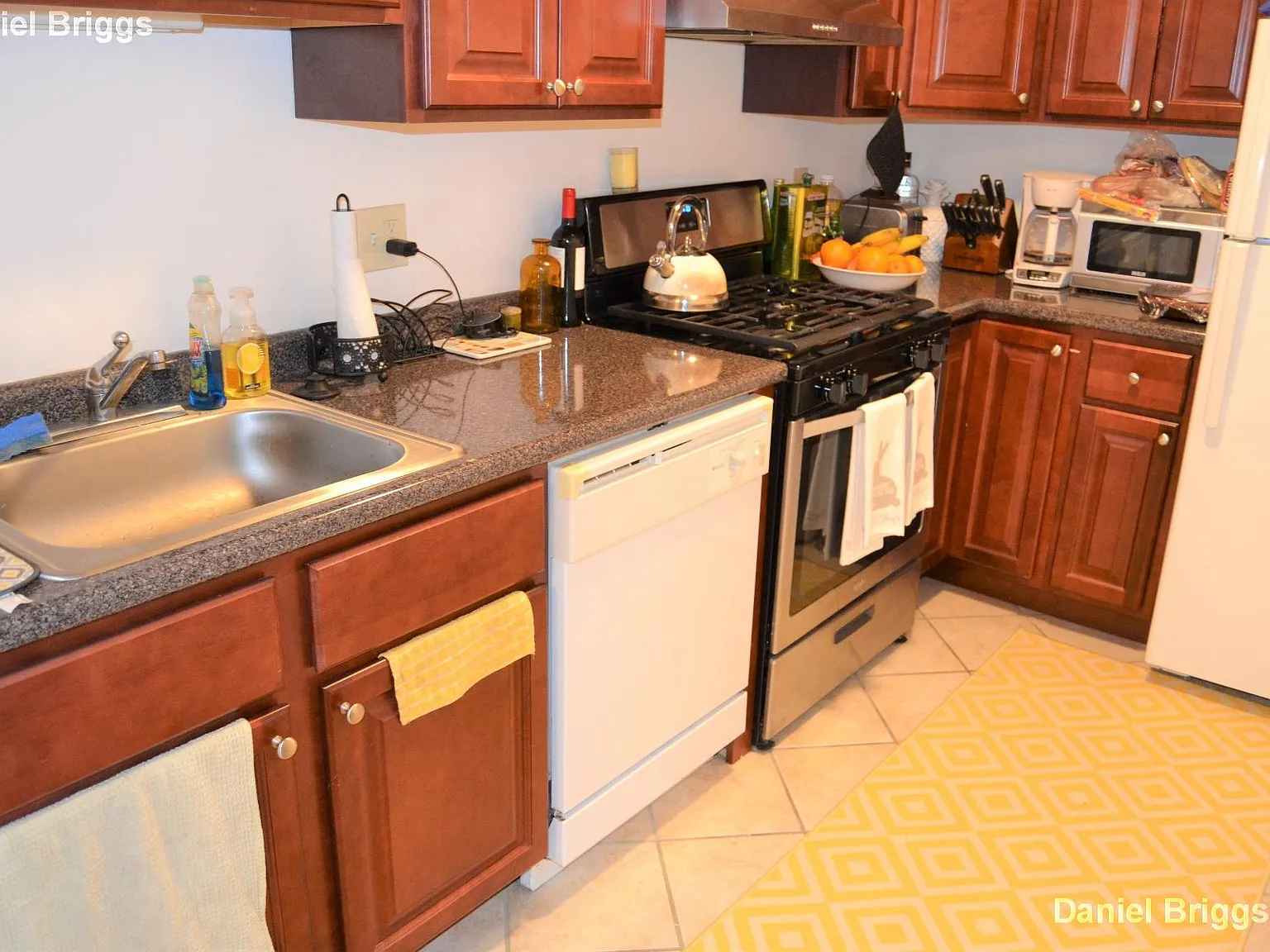 2 bed, 1.0 bath, $2,650 — Photo 2