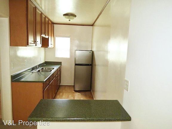 4th image of 1519 Armacost Ave APT 08