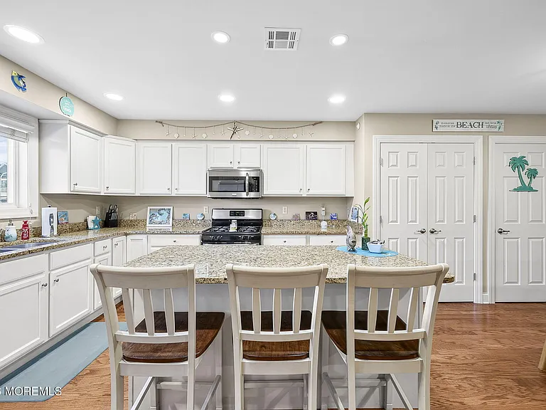 1700 Main St #209 — Photo 12