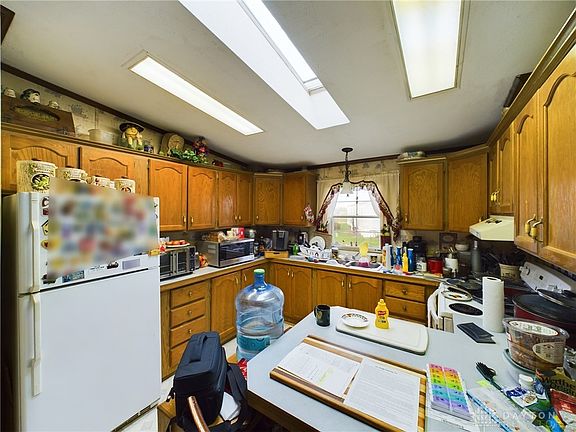 5th image of 22 Sherwood Ct