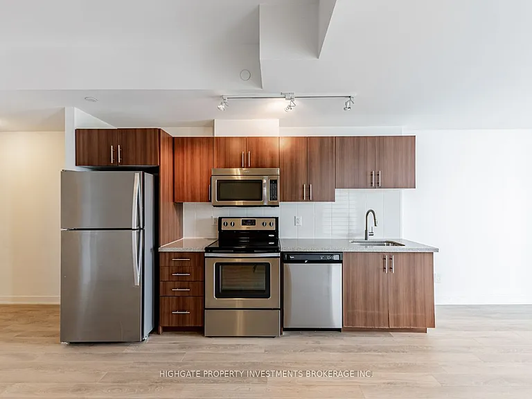 16 McAdam Ave #306 — Photo 9