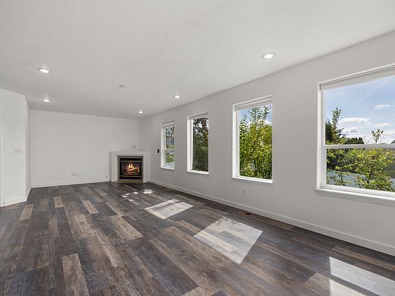 5th image of 1015 Fox Ridge Rd #814
