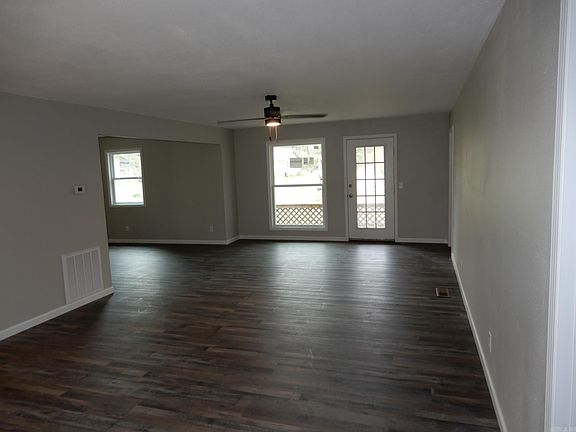 4th image of 121 Rolling Hills Rd
