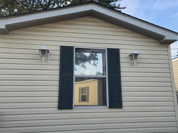 8 3rd St, Avenel, NJ 07001