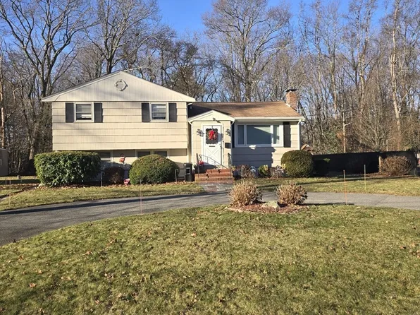 81 Hancock Ave, Brockton, MA 02301