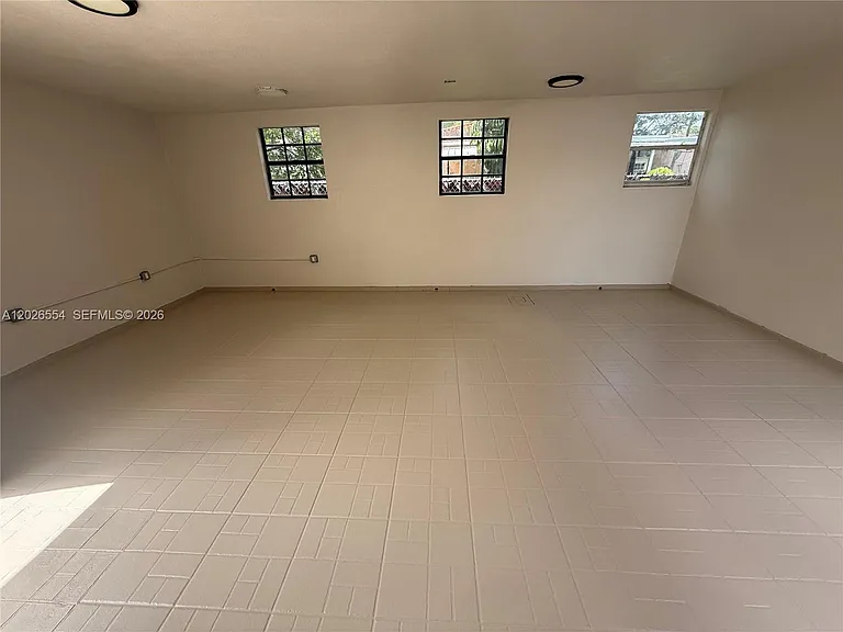 370 Flagami Blvd — Photo 30