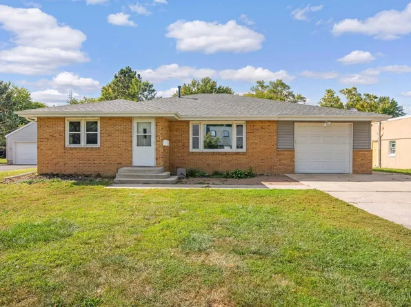 570 Prospect St NE, Hutchinson, MN 55350