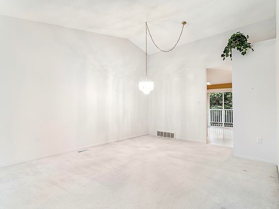 4th image of 303 Twin Brooks Dr NW #72