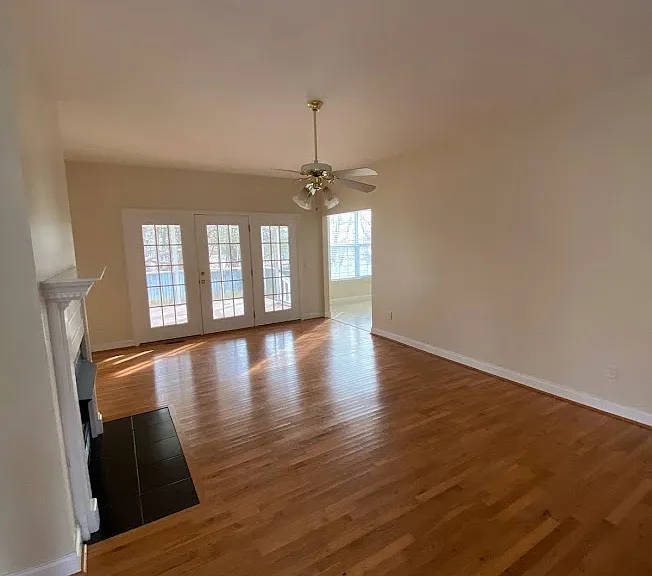 100 Fieldhaven Ct — Photo 2