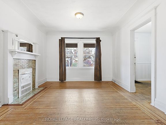 3rd image of 115 Kensington Ave N