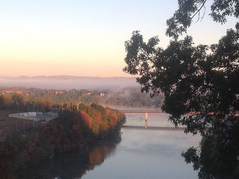 Beautiful end TH with a View