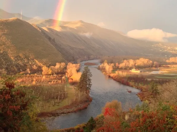 2618 School St, Wenatchee, WA 98801