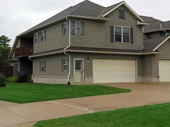 710 Serenity Ct, Decorah, IA 52101