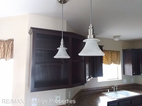 3rd image of 7787 E Larkspur Dr