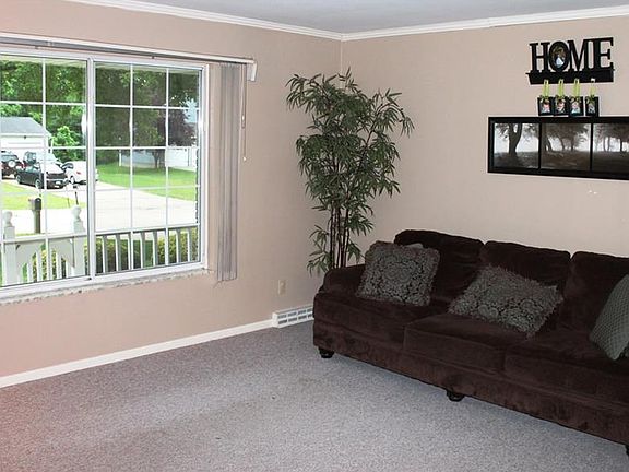 3rd image of 1549 & 1553 Robin Ln