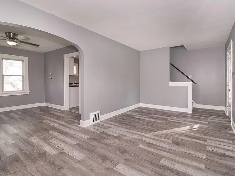 4520 Kenmore Ave — Photo 3