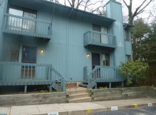 12 Trowbridge Ln, Clementon, NJ 08021