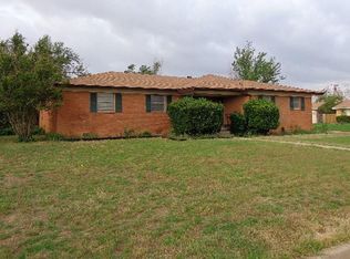 712 Vine St, Altus, OK 73521