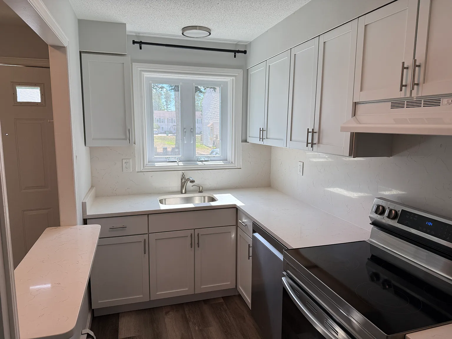 2 bed, 1064 sqft, $2,480 — Photo 2