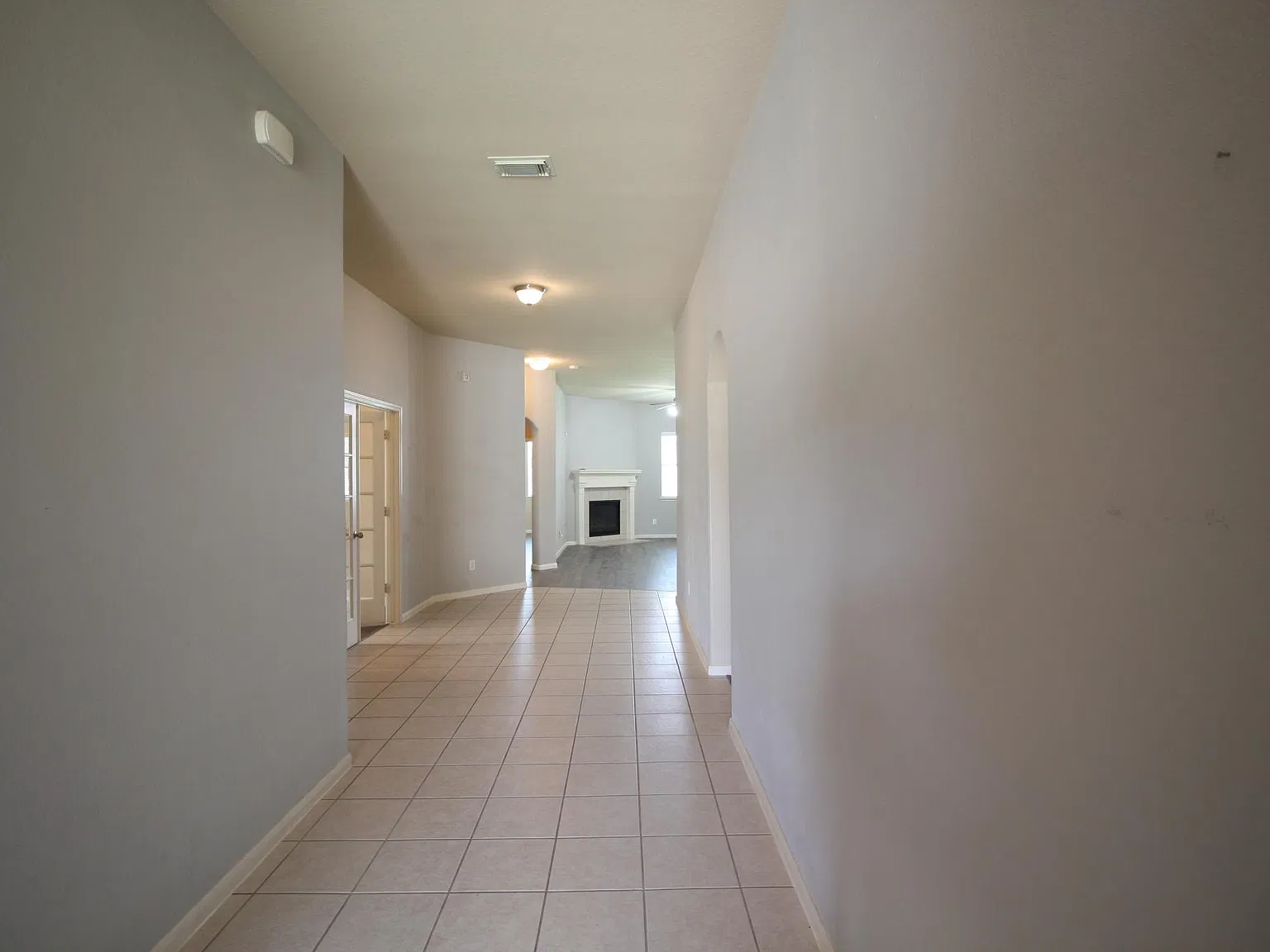 4 bed, 2591 sqft, $2,550 — Photo 3