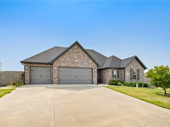 18367 Phelps Cir, Fayetteville, AR 72704