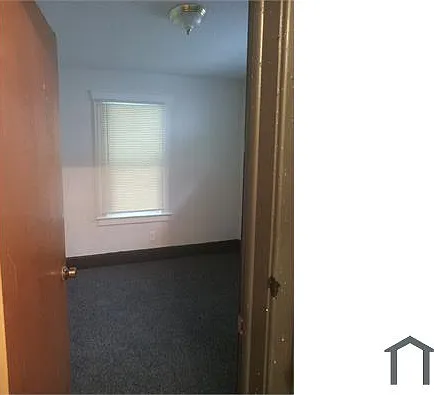 3 bed, 984 sqft, $1,050 — Photo 3