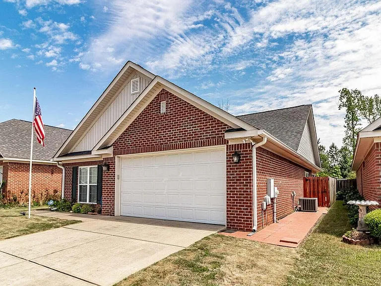 4458 Galway Dr — Photo 4
