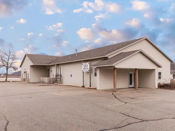 1925 48th St NE, Rochester, MN 55906
