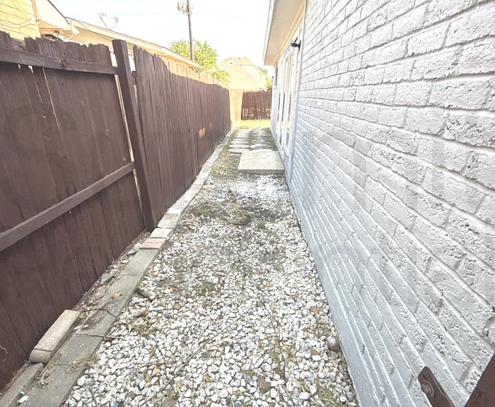 6076 Dooley Dr — Photo 4