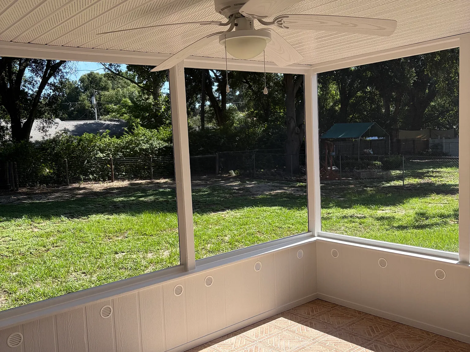 3 bed, 1053 sqft, $1,995 — Photo 3